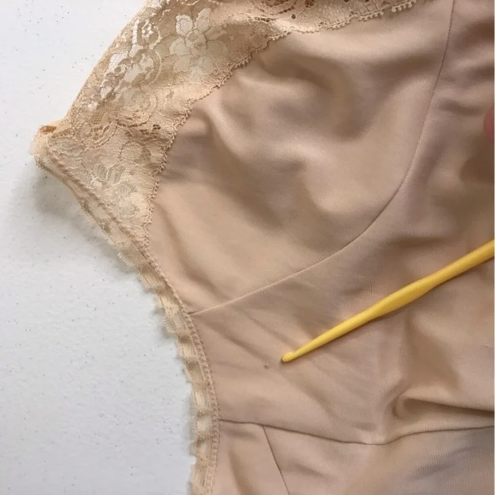 Vintage Vassarette Underneath It All 1970s Full Slip Lace Nude Womens 36 Long